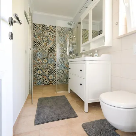 Romantische Kala Mit Schwimmbad By Interhome
