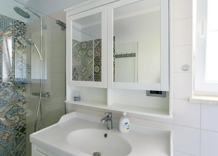 Holiday home Romantische Kala Mit Schwimmbad By Interhome