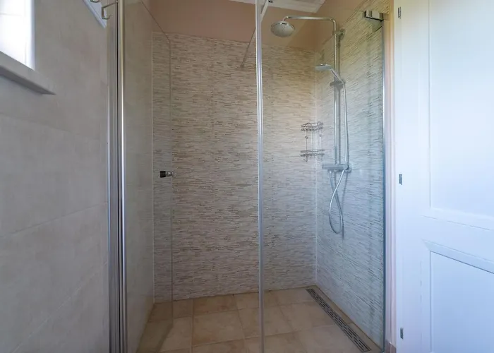 Romantische Kala Mit Schwimmbad By Interhome *