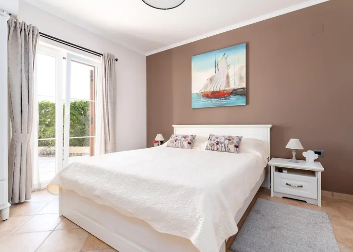 Romantische Kala Mit Schwimmbad By Interhome * Kras